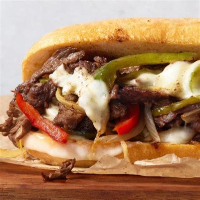  Philadelphia Cheese Steak: Lezzetli İçiyle Duyularınızı Şımartan Bir Et ve Peynir Simfonisi!