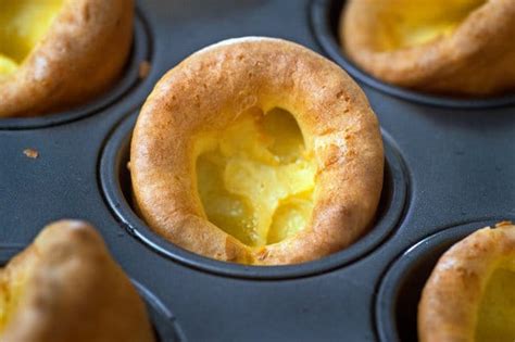  Yorkshire Pudding ile Şişmanlatıcı Bir Lezzet Yolculuğuna Çıkın: Geleneksel İngiliz Lezzeti ve Çıtır Çıtırlığı Bir Arada!